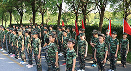 在暑假参加军事特训营需要带什么东西?