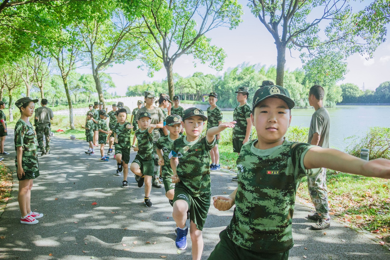中小学生参加贫困山区体验营的意义
